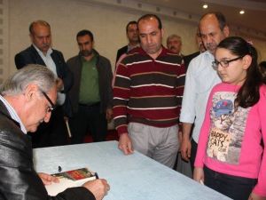 6 Dilde Satışa Sunulacak Kitabın İmza Günü Yapıldı