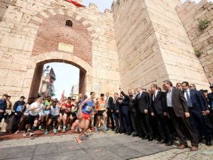 Tarihi Kent Koşusuna Afrikalı Sporcular Damgasını Vurdu