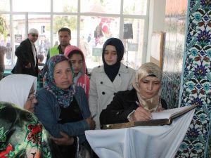 On Binler Onun Şefaati İçin Toplandı