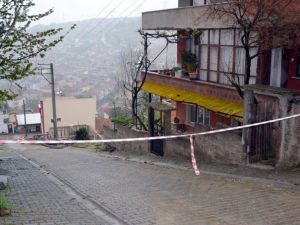 Su Sızıntısı Evlerin Temelini Tehdit Ediyor