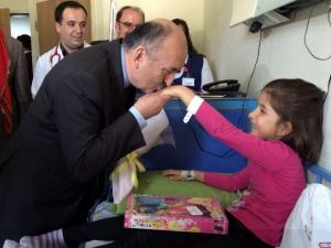 Sağlık Bakanı Müezzinoğlu Orhaneli’de İncelemelerde Bulundu