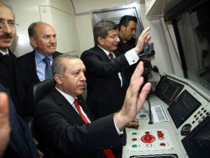 Erdoğan Vatman Koltuğuna Geçerek İlk Sürüşü Başlattı