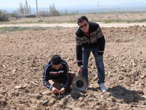 Mühendis Adayları Yer Altı Suyu Araması Yaptı