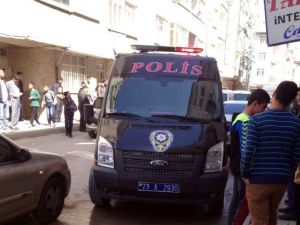 Ağabeyinin Silahıyla Oynarken Kendini Vurdu