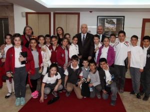 Yaşar, Yenimahalleli Miniklerle Buluştu