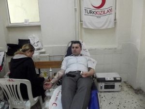 Lise Öğrencilerinden Kan Bağışı