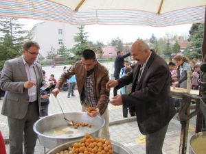 Atatürk İlkokulu’nda Öğrencilere Lokma İkramı