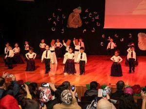 Şehitkamilli Minik Öğrencilerden Muhteşem Kutlu Doğum Gösterisi