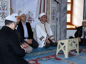 Hafız Din Görevlilerinden Kütahyalılar’a Kur’an-ı Kerim Ziyafeti