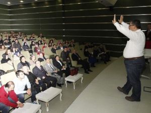 Gebze Belediyesi’nden Personeline Sağlık Semineri