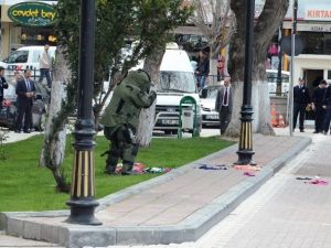Malatya Valiliği Önünde Şüpheli Paket Paniği