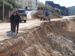 Çınarcık’ta Çöken İstinat Duvarı Yeniden Yapılıyor