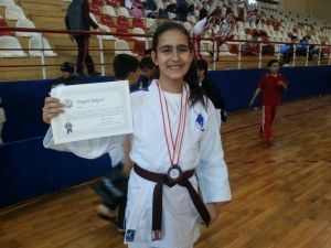 Yunusemre Belediyespor Başarısına Başarı Katıyor