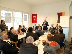 Gurbetçiler Enver Yılmaz’ı Bağrına Bastı