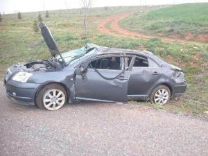 Beyşehir’de Otomobil Takla Attı: 2 Yaralı