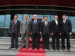 Vali Tuna, Vergi Dairesi Başkanı Özbakır’ı Makamında Ziyaret Etti