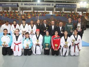 Selçuklu’da Başarılı Sporculara Ödül