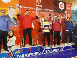 Taekwondo’da 2 Kupa Birden