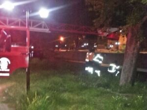 Dere Yatağına Düşen Kişiyi İtfaiye Kurtardı