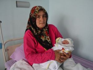 ’Kutlu Doğum’ Bebeğine Çeyrek Altın