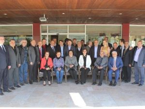 AK Parti Milletvekili Adayları Muhtarlar İle Kahvaltıda Buluştu