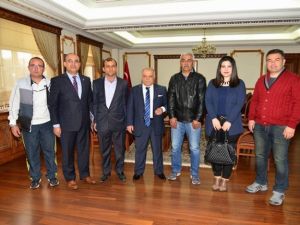 İşitme Engelliler Voleybol Takımı Vali Şentürk’ü Ziyaret Etti