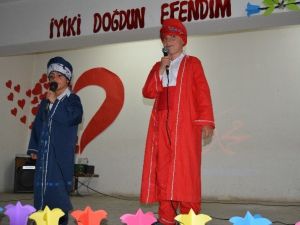 İlköğretim Okulu Öğrencileri Kutlu Doğum Programı Yaptı