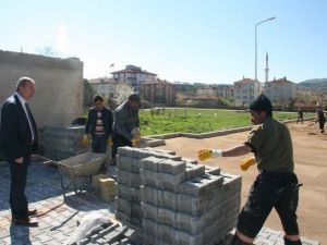 Sungurlu Belediyesi Yol Ve Kaldırım Çalışmalarına Hız Verdi
