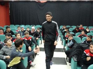 Sporculara Moral Gecesi