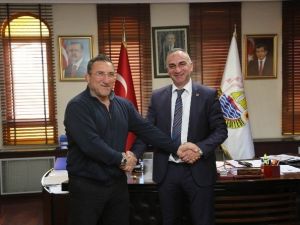 Pehlivanlardan Başkan Yılmazer’e Ziyaret