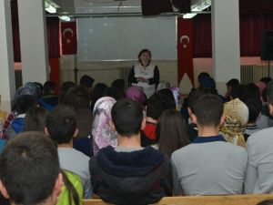Sağlık Lisesinde, Üniversiteli Olmak Anlatıldı