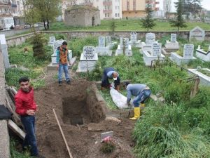 Altı Ay Önce Ölen Suriyelinin Cenazesi Kobani’ye Götürüldü