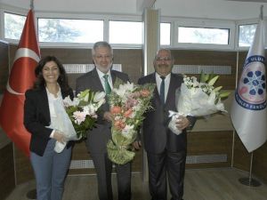 Uludağ Üniversitesi’nde 3 Fakültenin Dekanı Değişti