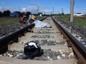 Ölüm Tren Raylarında Yakaladı