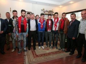 Başkan Yaralı Asker Adaylarını Ağırladı