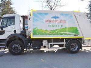 Seyitgazi Belediyesi’ne Hibe Çöp Kamyonu