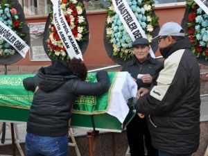 Eski Dardanelspor Futbolcusu Son Yolculuğuna Uğurlandı