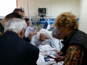 Madalyasını Yoğun Bakımda Aldı