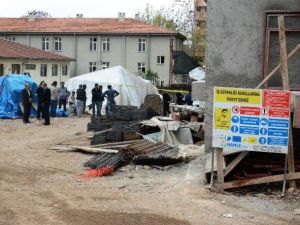 İnşaatın Onuncu Katından Düşen İşçi Hayatını Kaybetti