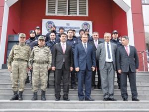 Vali Taşyapan Çaldıran İlçesini Ziyaret Etti