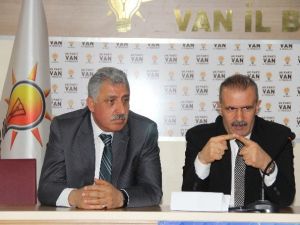 AK Partili Adaylar Muhtarlarla Bir Araya Geldi