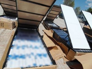 Baza Arasında Kaçak Sigara Polise Takıldı