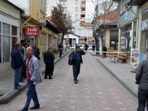 Kahvehane Önünde Silahla Vurularak Öldürüldü