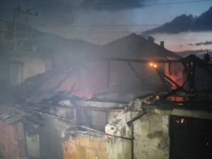 Depo Olarak Kullanılan Ev Kül Oldu