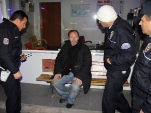 Uçurumdan Yuvarlandığını Söyleyen Yaralının Aracı Bulunamadı