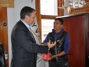 Başkan Gençer’sen Balkan Şampiyonlarına Altın