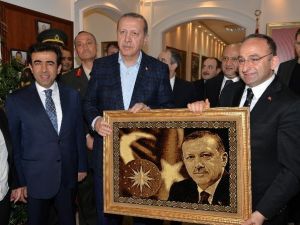 Başkan Üzülmez’den, Cumhurbaşkanına Hediye Halı