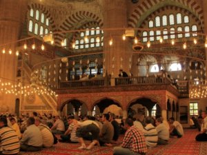 23 Nisan'da Regaip Kandili idrak edilecek