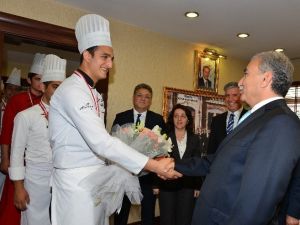 Lezzetin Ustaları, Madalya Gururu Ve Sevinçlerini Vali Büyük İle Paylaştı