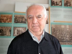 Tarihi Kilise Din Adamı Yoksunu